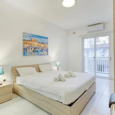 Charming 3br Sliema Apt Steps From The Promenade By 360 Estates *
